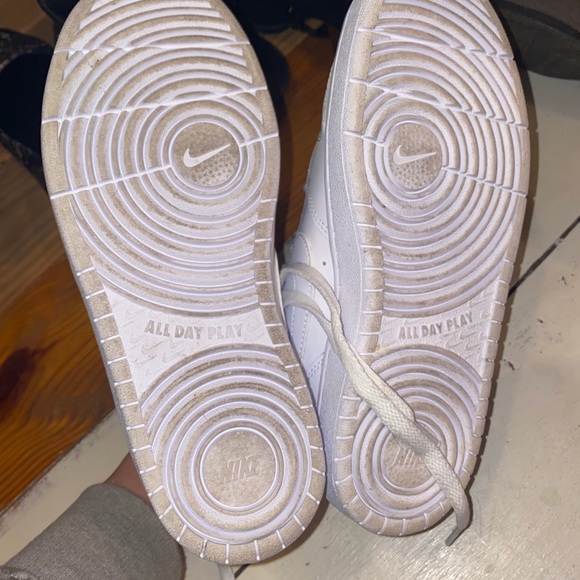 Shoes/ TRADED - Picture 2 of 3